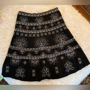 EXCELLENT Midi Skirt CAROLE LITTLE Embroidered A-LINE Black & Cream BOHO sz 8
